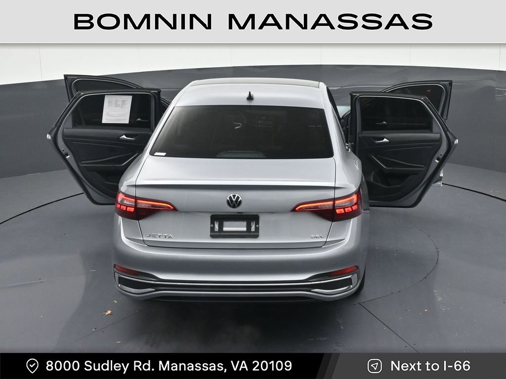Used 2023 Volkswagen Jetta SEL image 37