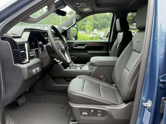 New 2026 GMC Sierra 2500 Denali w/ Denali Reserve Package AWD/4WD image 11
