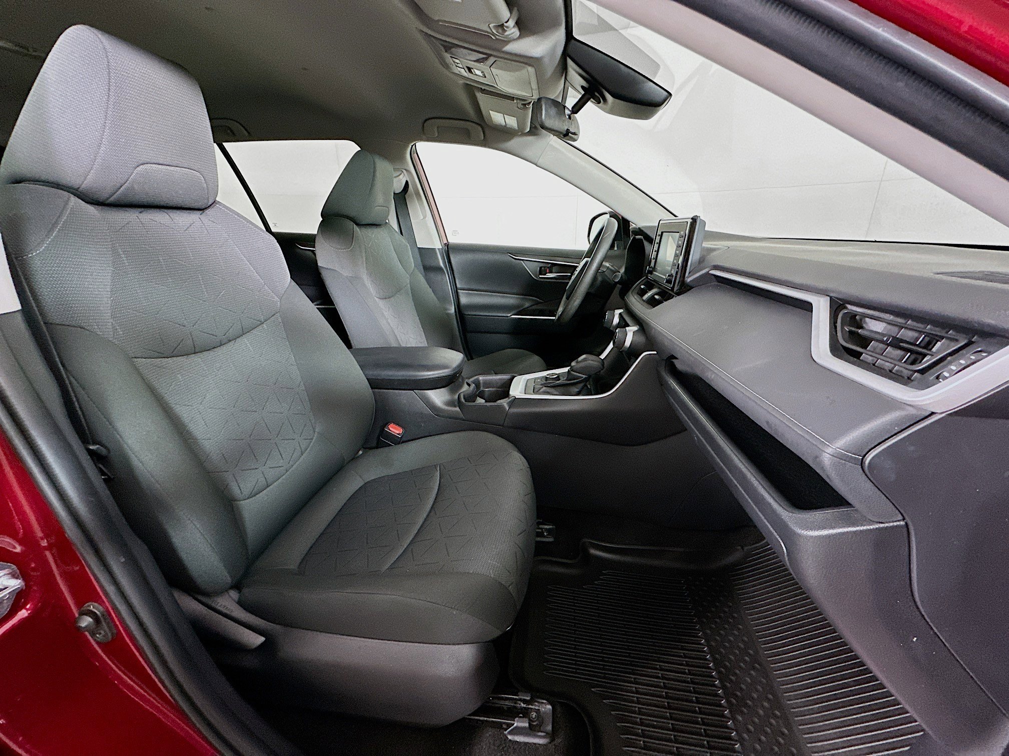 Used 2021 Toyota RAV4 XLE AWD/4WD image 29