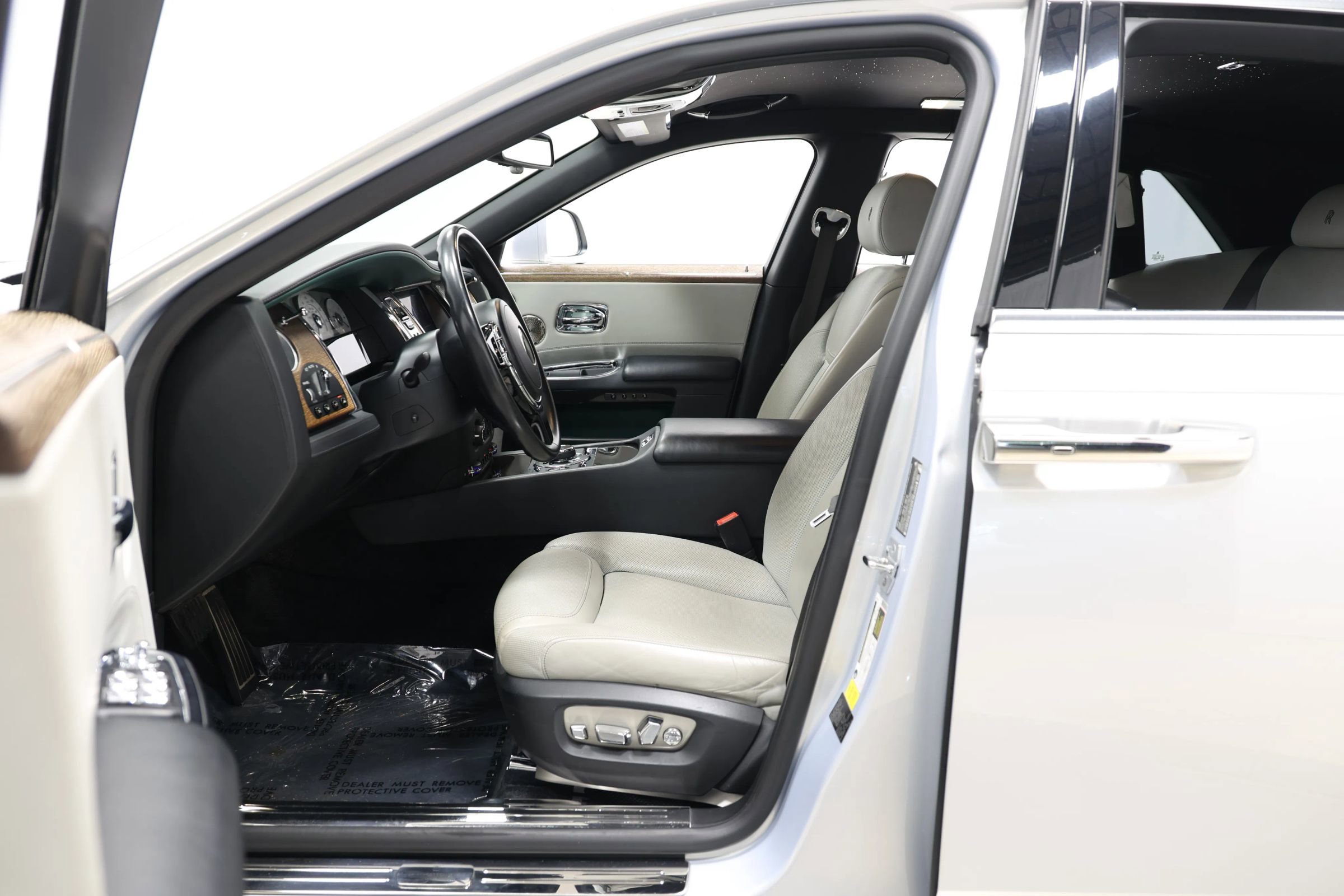 Used 2019 Rolls-Royce Ghost image 22