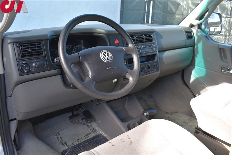 Used 2002 Volkswagen Eurovan MV FWD image 3