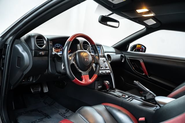 Used 2014 Nissan GT-R Black Edition AWD/4WD image 19
