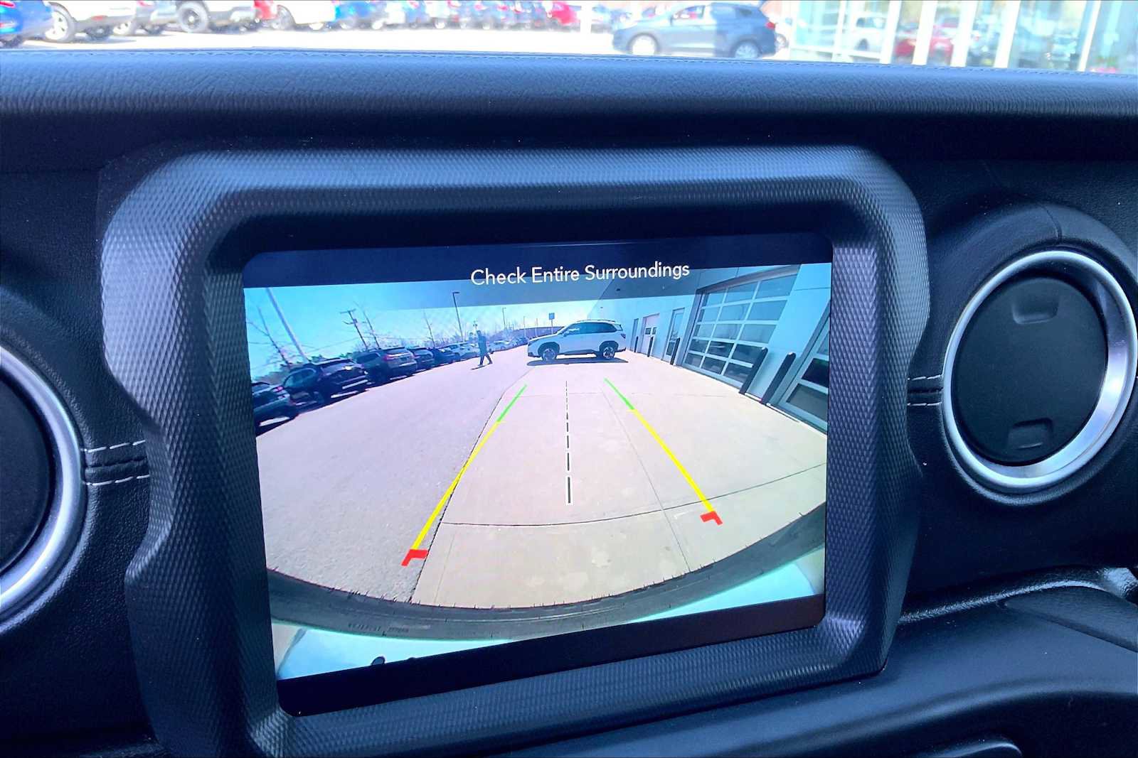 Used 2021 Jeep Wrangler Unlimited Sahara AWD/4WD image 29