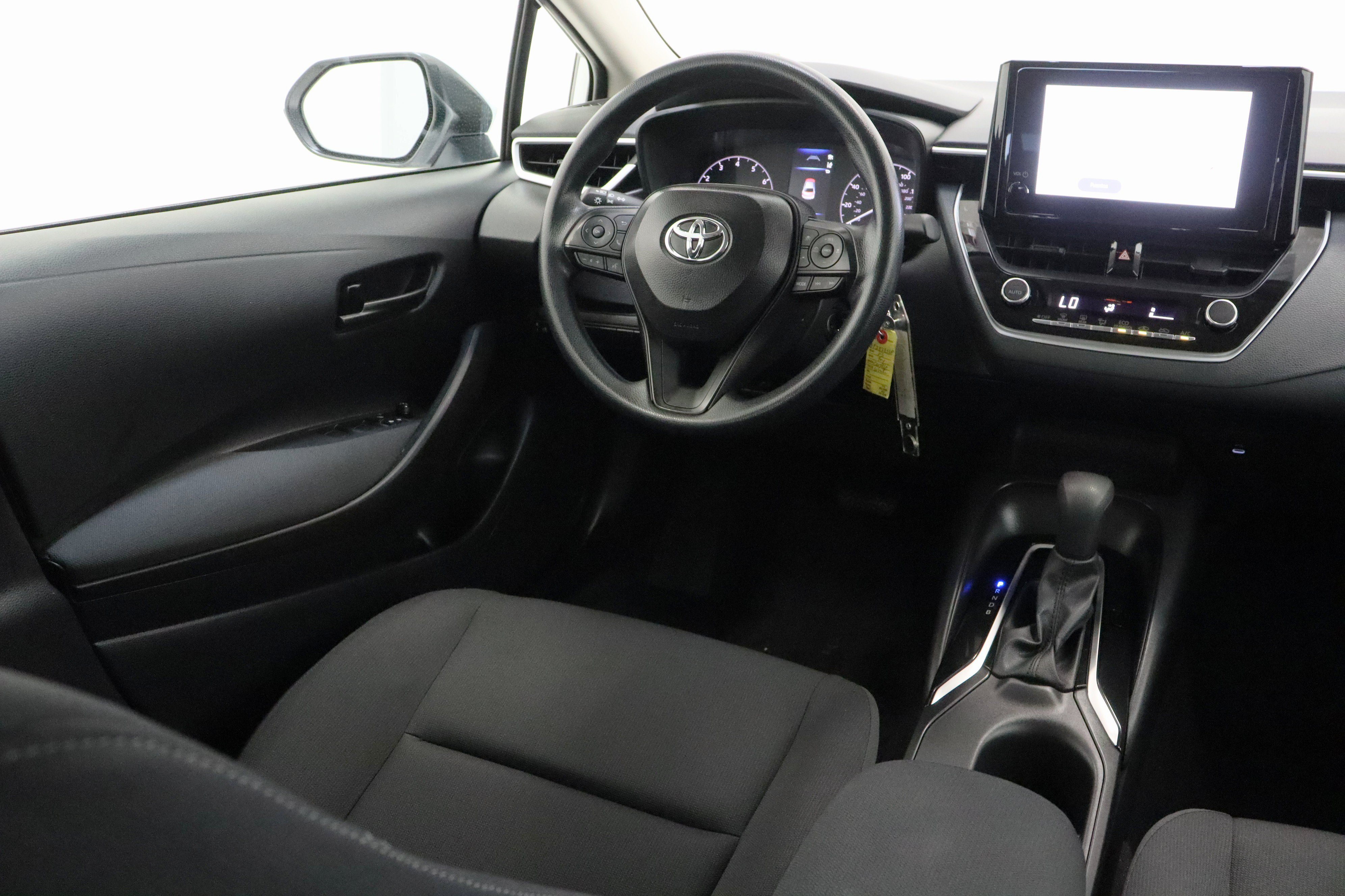 Used 2025 Toyota Corolla LE FWD image 27