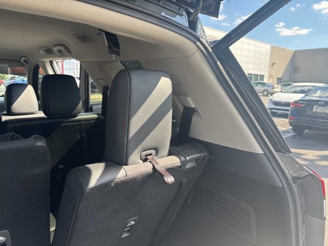 Certified 2025 Nissan Pathfinder SL w/ Black Appearance Package image 14
