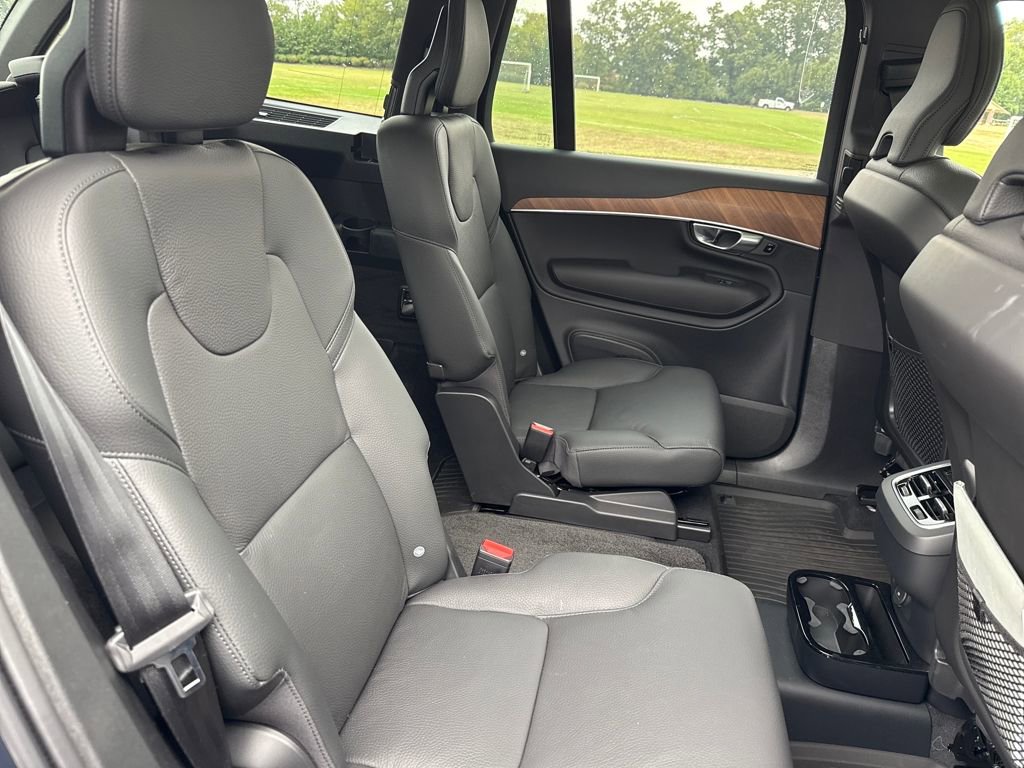 Used 2025 Volvo XC90 B6 Plus w/ Protection Package image 19