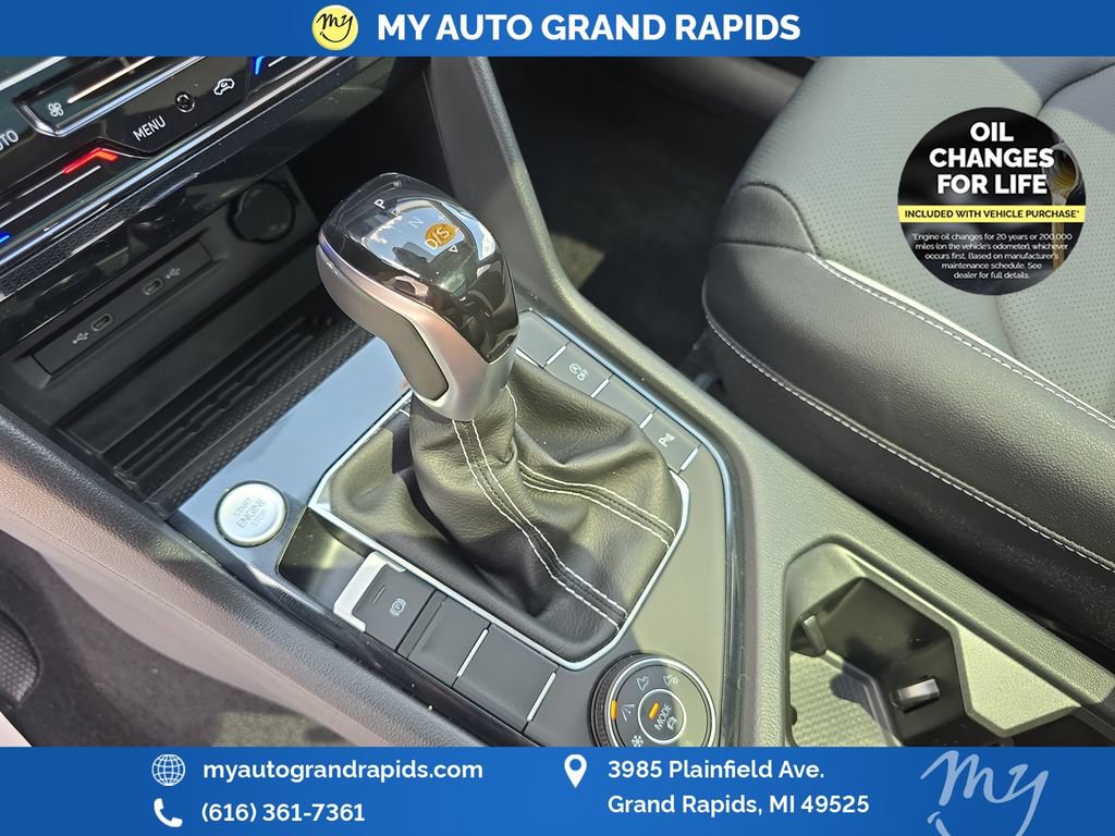 Used 2025 Volkswagen Taos SEL w/ Black Wheel Plus Package AWD/4WD image 26