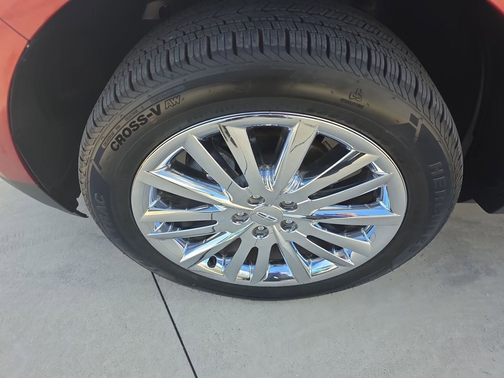 Used 2015 Lincoln MKX FWD w/ Equipment Group 102A image 5