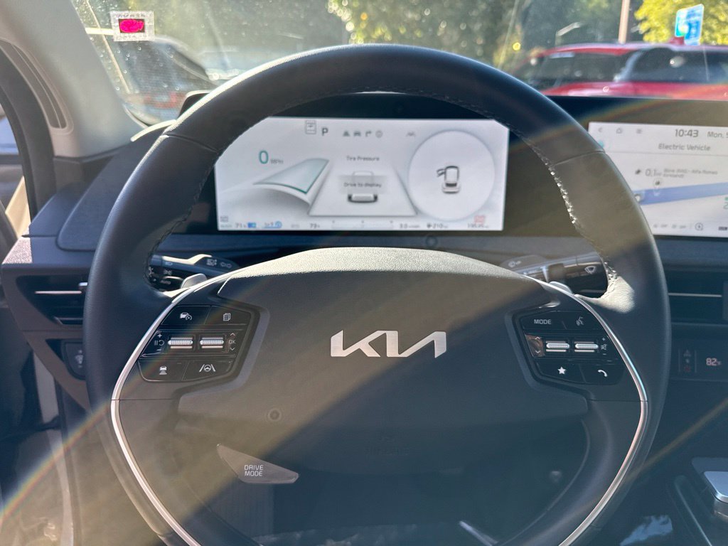 Used 2024 Kia EV6 Light RWD image 19