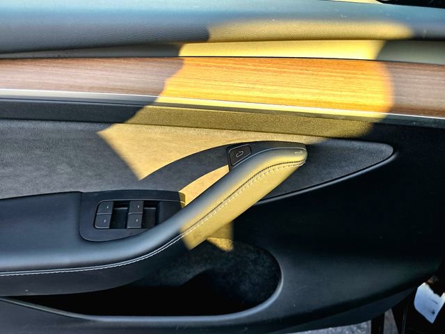 Used 2023 Tesla Model Y Performance image 21