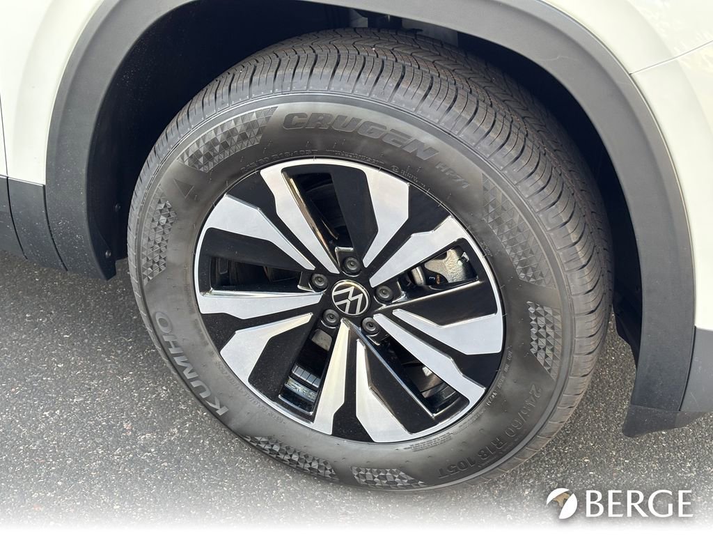 New 2026 Volkswagen Atlas Cross Sport SE FWD image 11