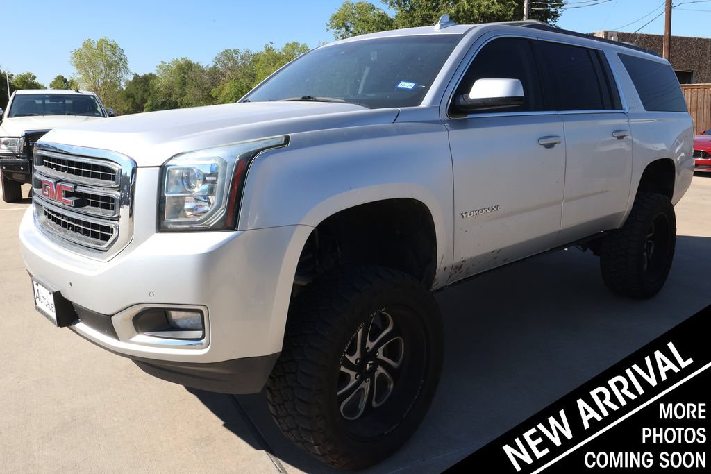 Used 2017 GMC Yukon XL SLT w/ Open Road Package AWD/4WD image 1