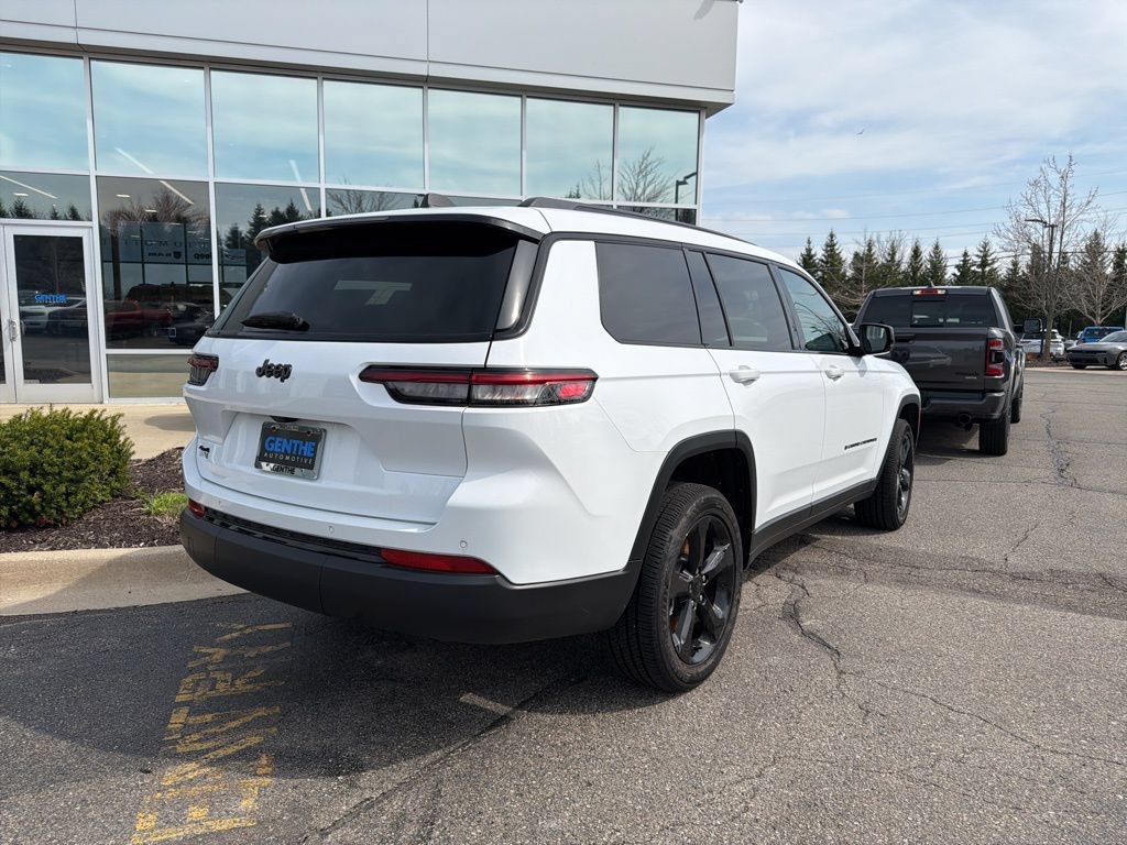 Used 2024 Jeep Grand Cherokee L Altitude AWD/4WD image 3