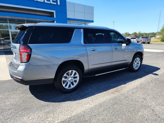 Used 2024 Chevrolet Suburban Premier w/ Premium Package image 7