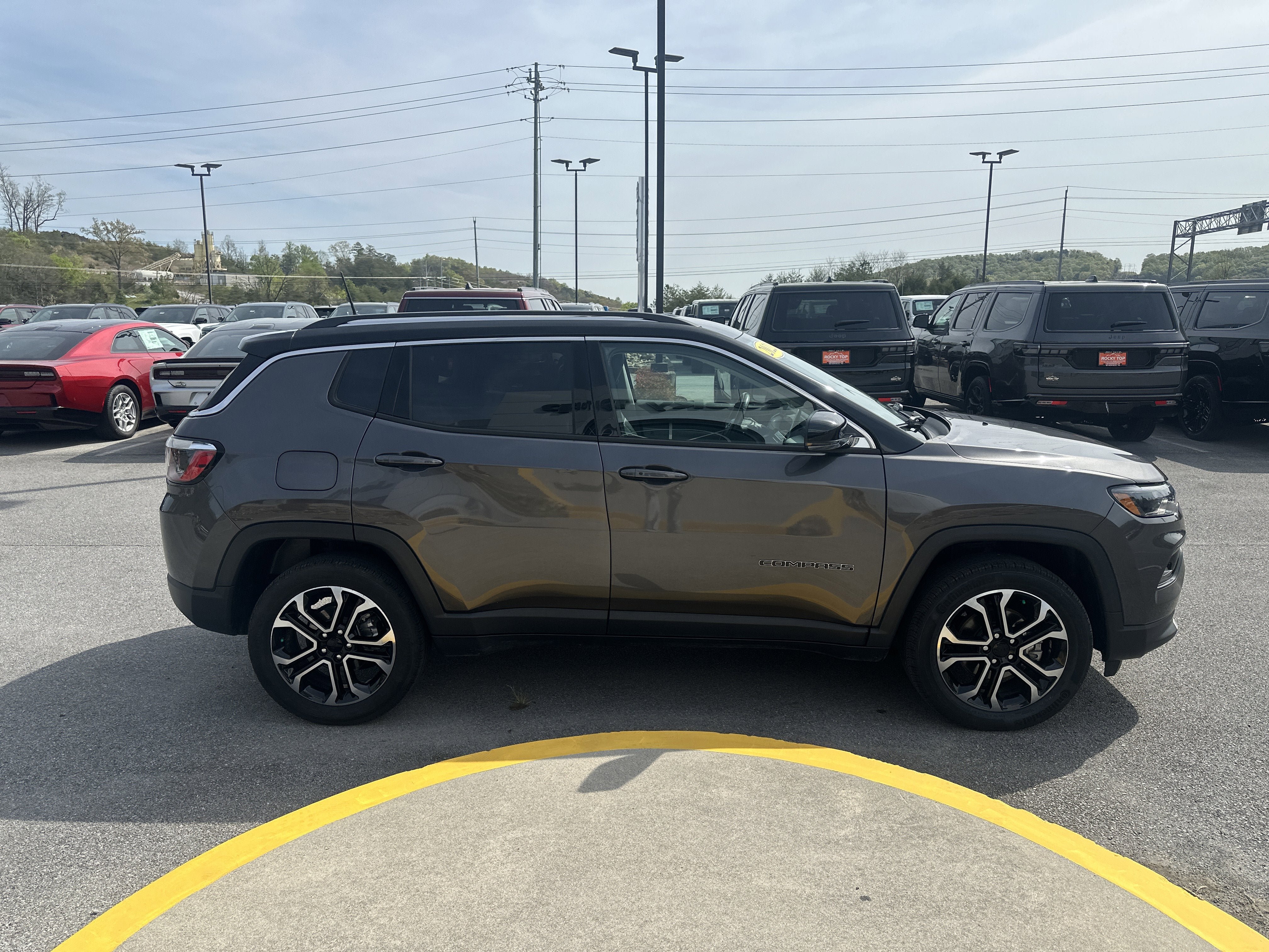 Used 2022 Jeep Compass Limited AWD/4WD image 6