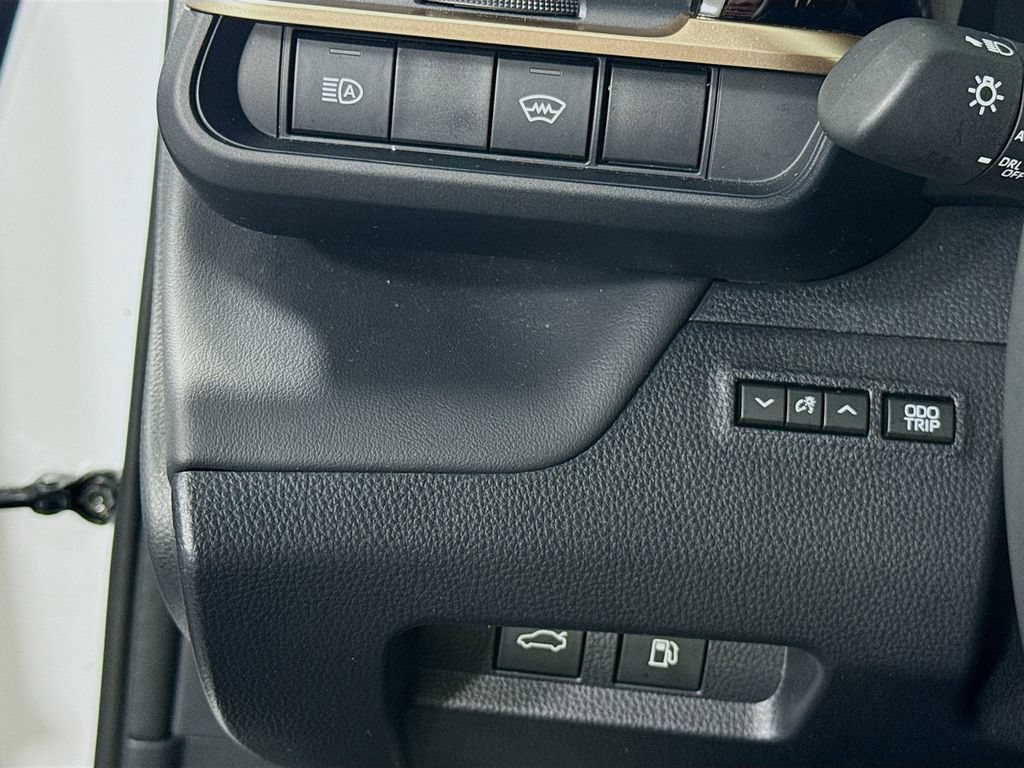 Certified 2026 Toyota Crown AWD/4WD image 22