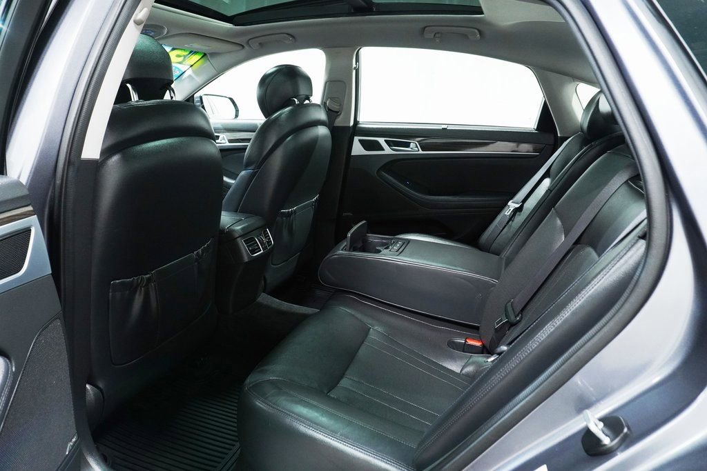 Used 2015 Hyundai Genesis 3.8 w/ Option Group 02 image 12