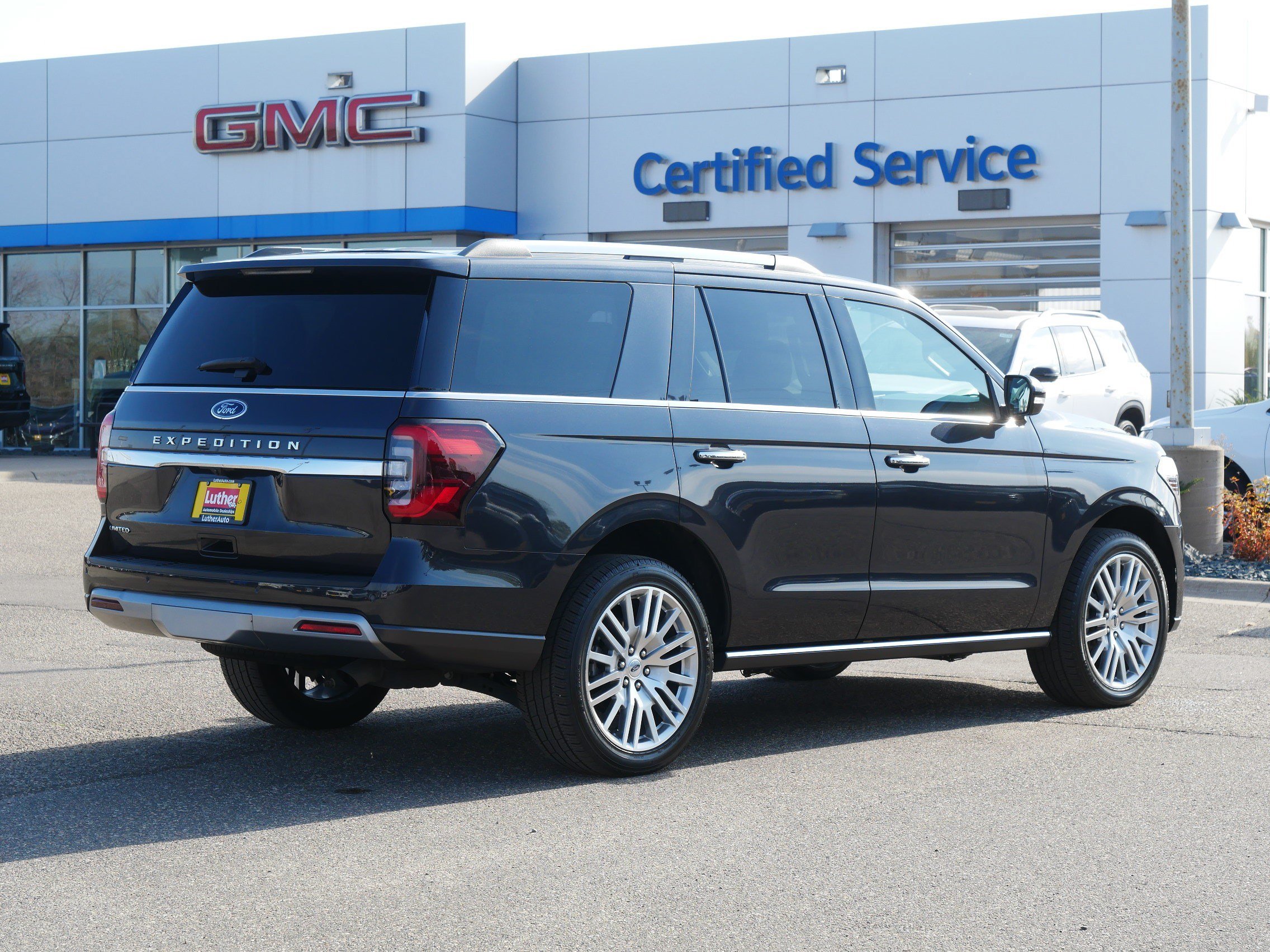 Used 2024 Ford Expedition Limited AWD/4WD image 7