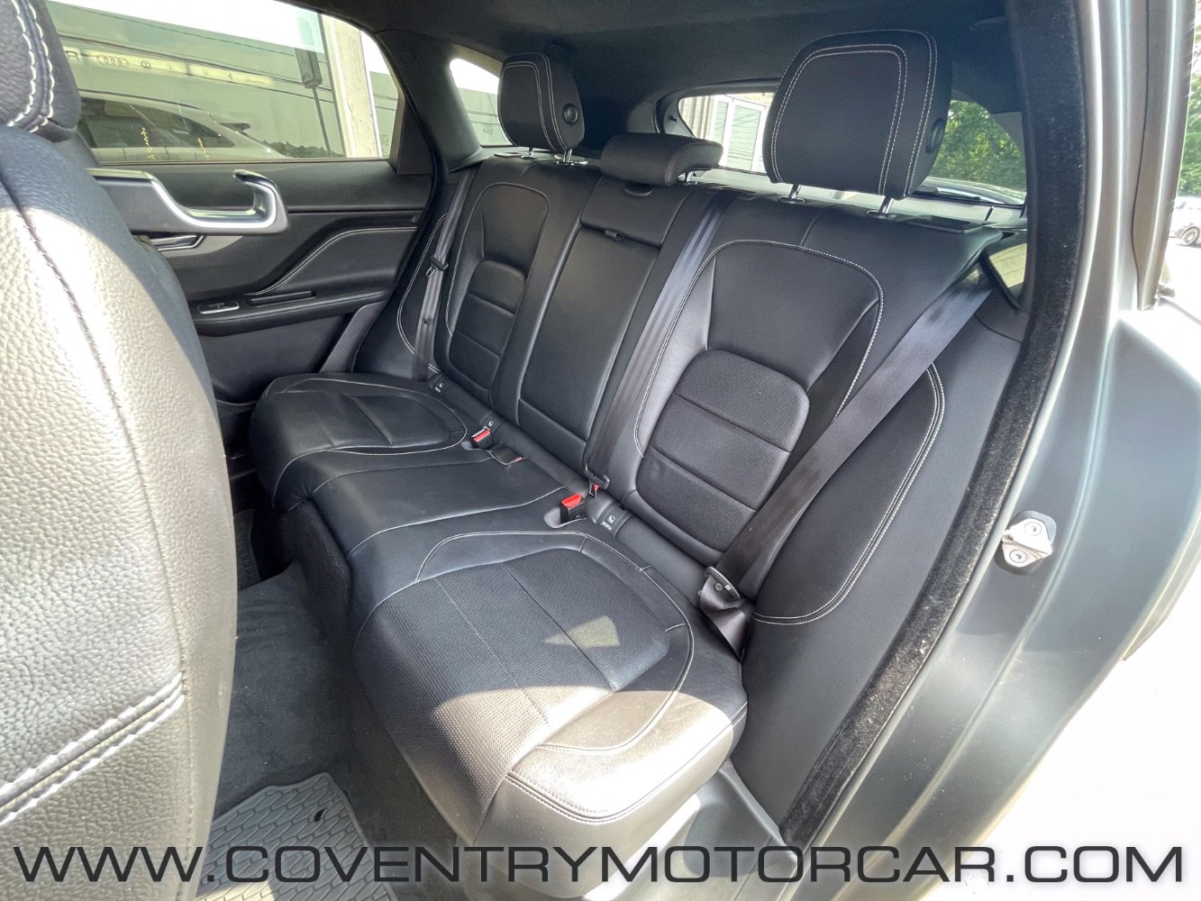 Used 2019 Jaguar F-PACE S image 32