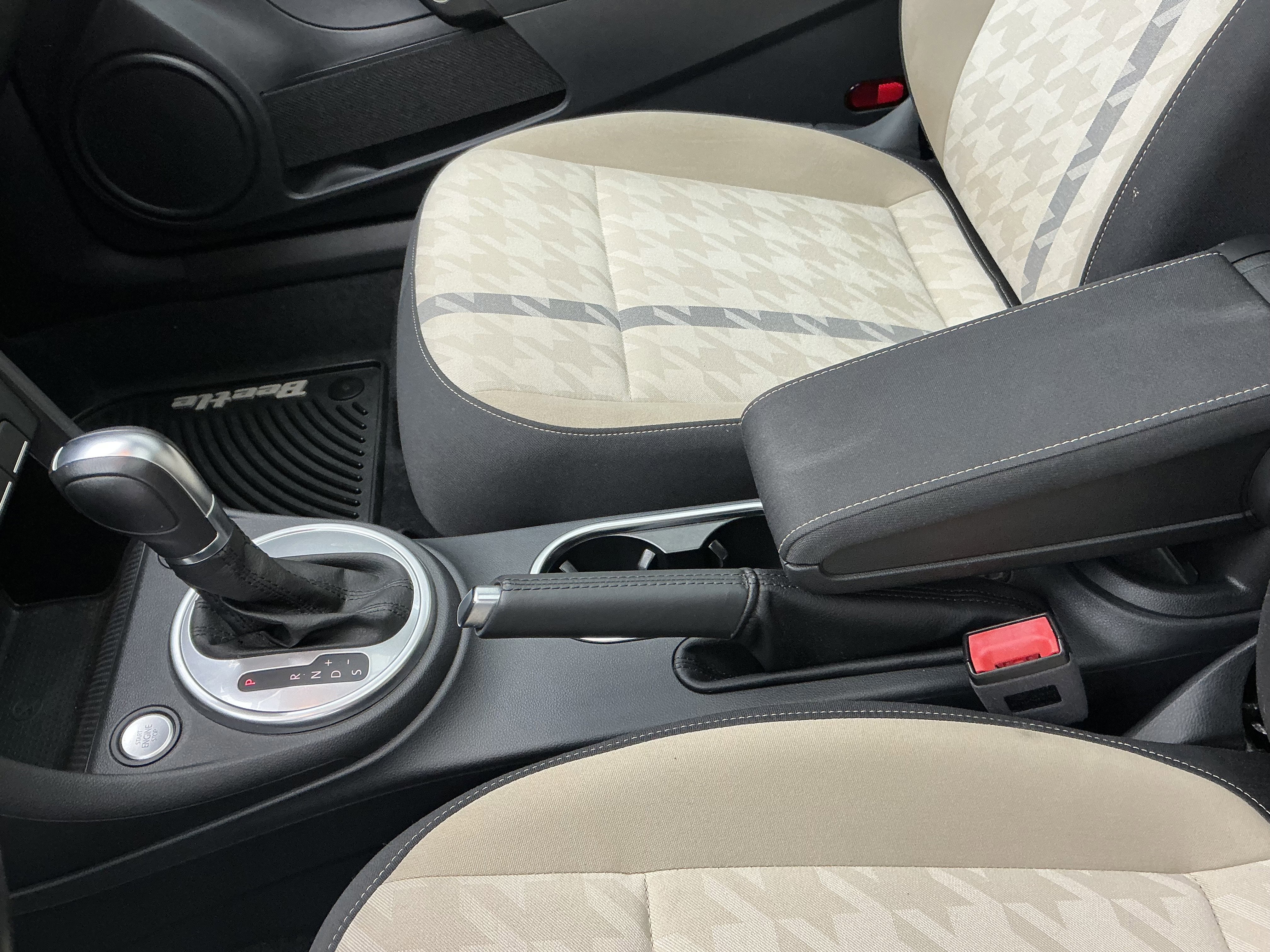 Used 2018 Volkswagen Beetle 2.0T Coast image 12