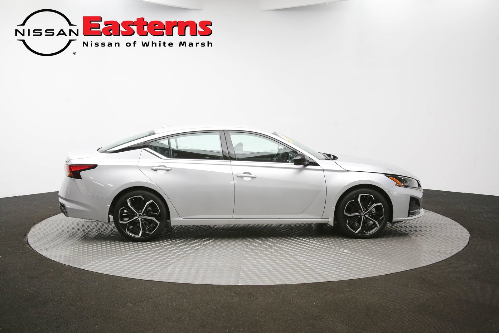 Used 2023 Nissan Altima 2.5 SR FWD image 40