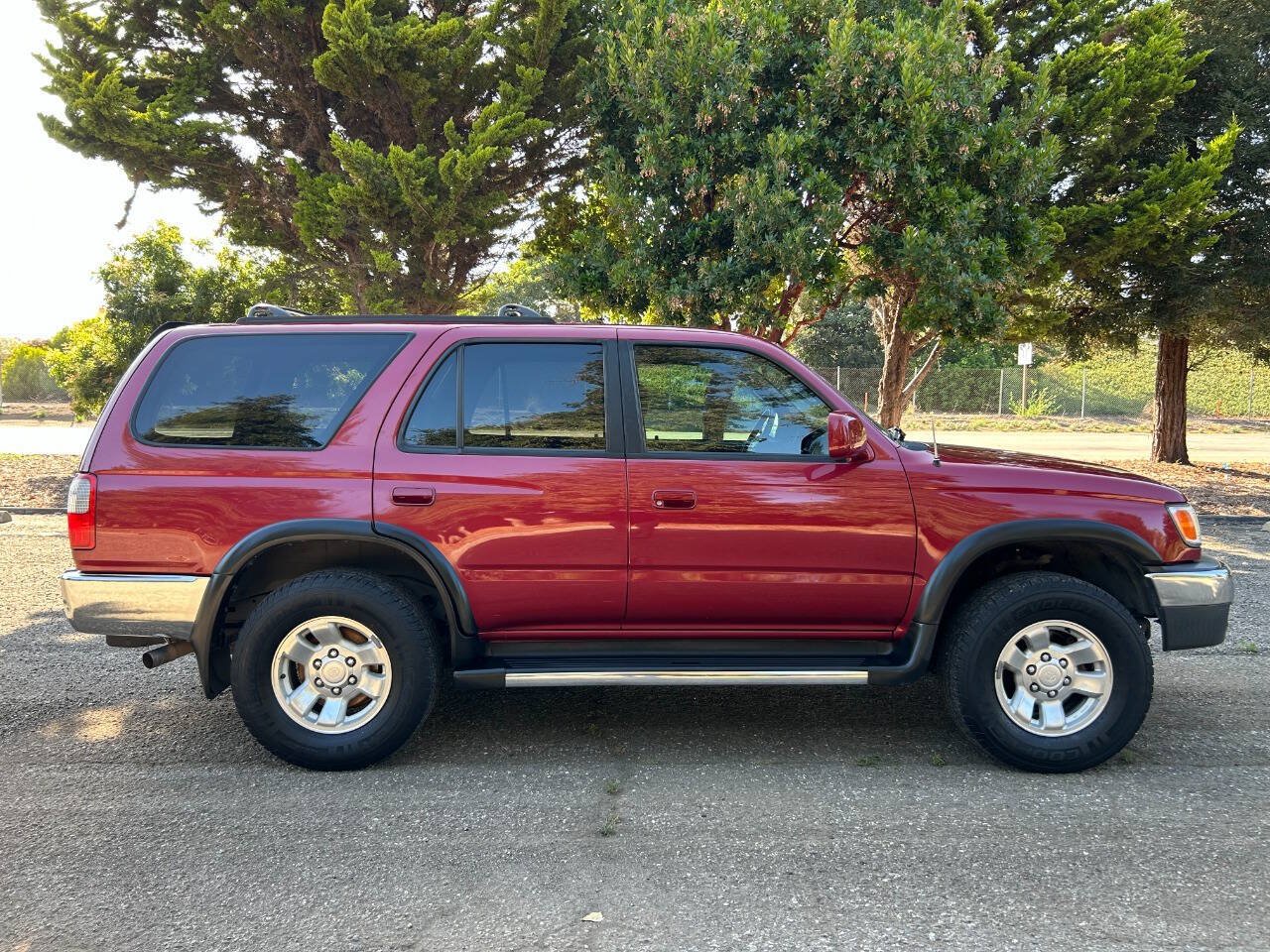 Used 2000 Toyota 4Runner SR5 w/ Upgrade Value Pkg 2 AWD/4WD image 13