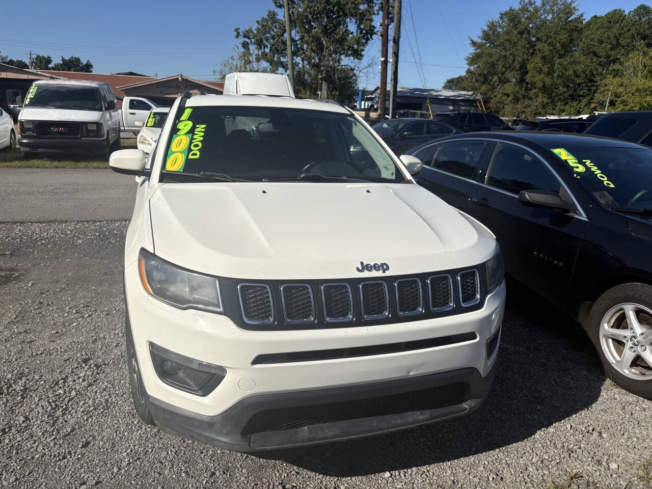 Used 2018 Jeep Compass Latitude FWD image 1