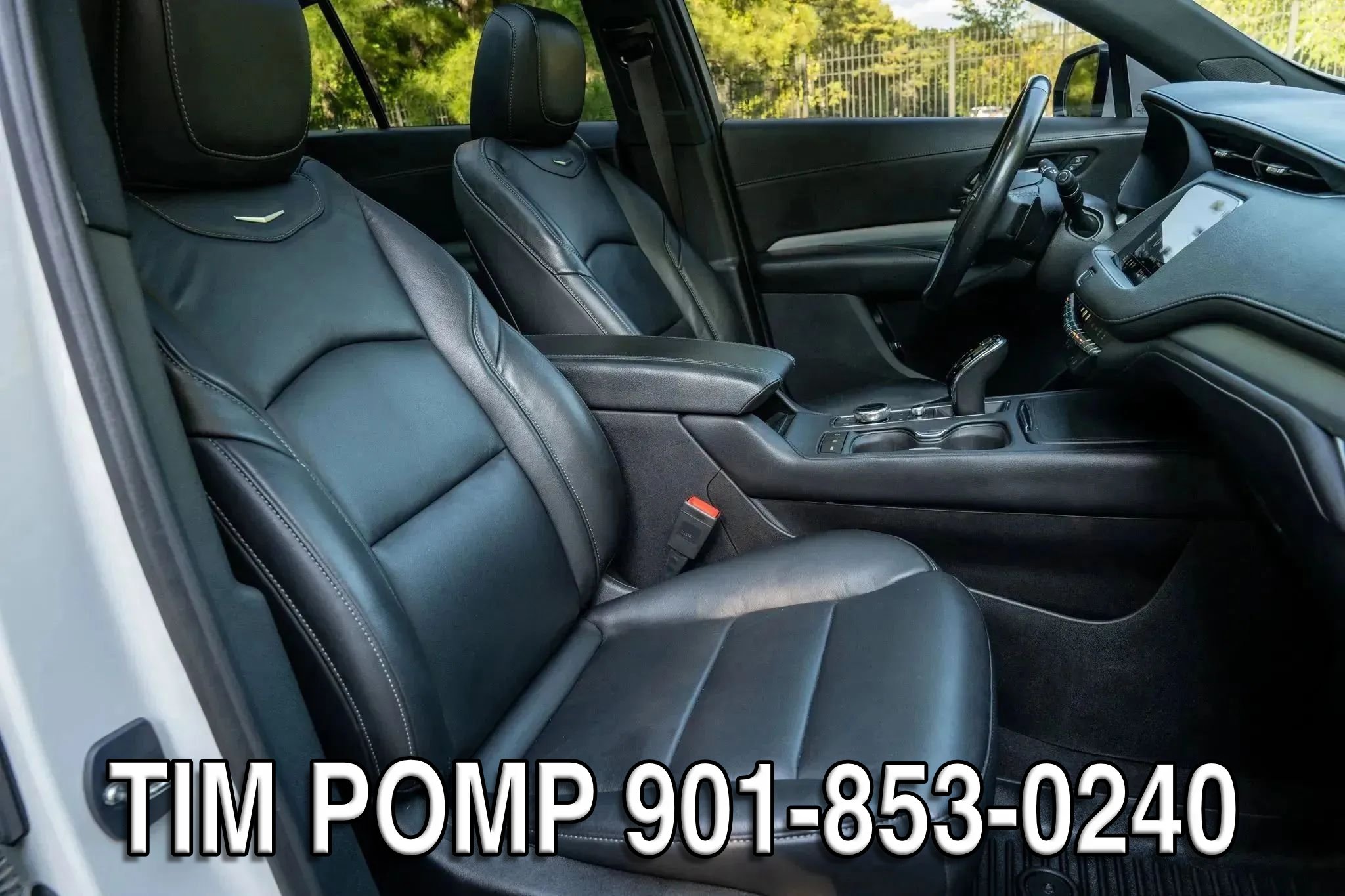 Used 2023 Cadillac XT4 Premium Luxury w/ Cold Weather Package FWD image 33