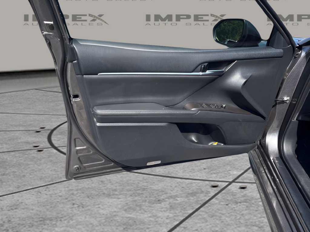 Used 2021 Toyota Camry XSE FWD image 21