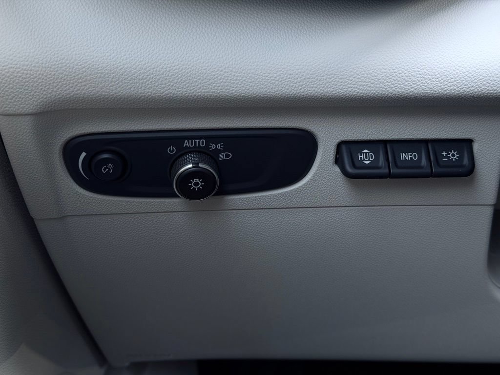 Used 2022 Buick Envision Avenir w/ Technology Package II AWD/4WD image 39