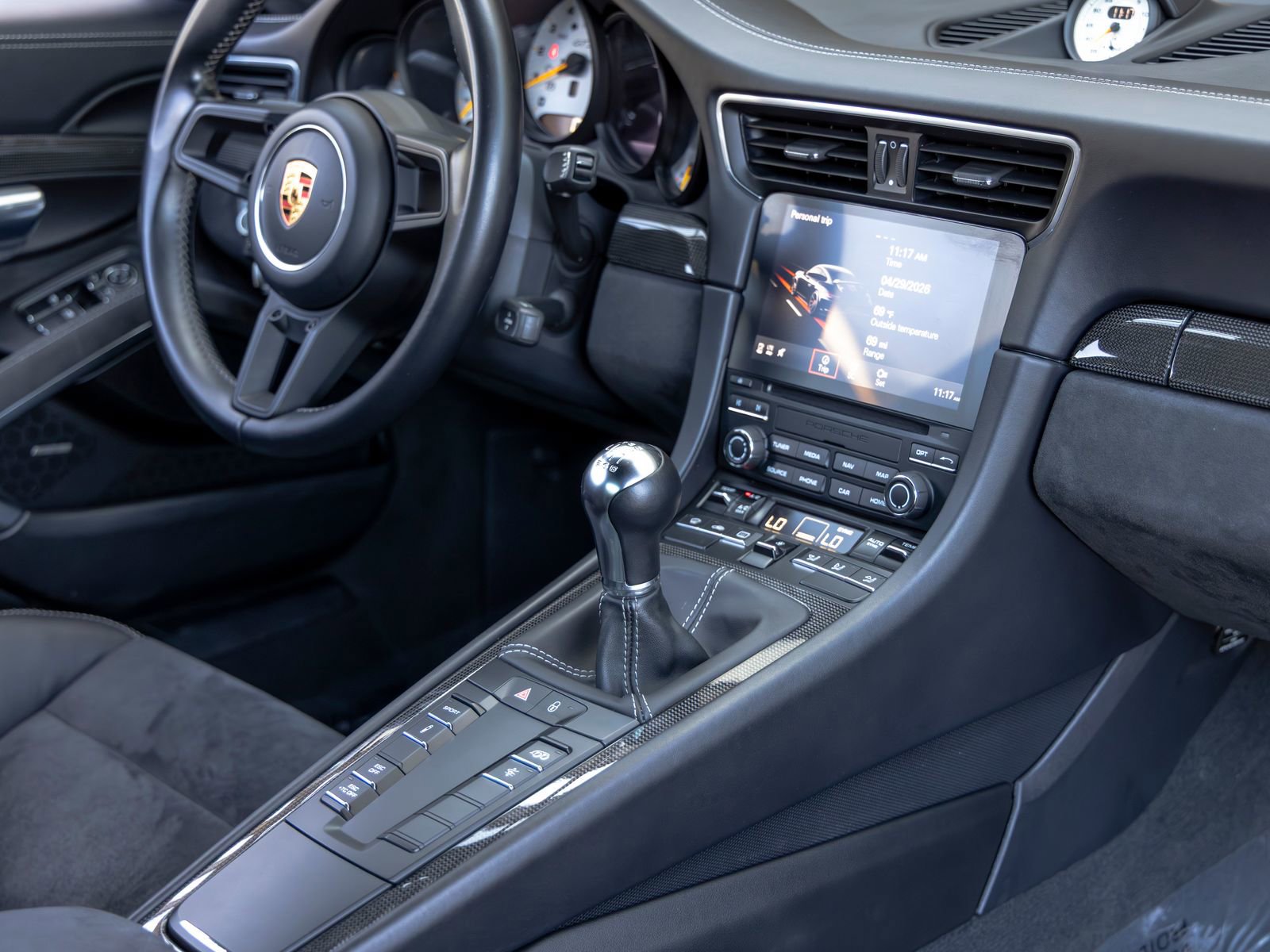 Used 2018 Porsche 911 GT3 RWD image 59