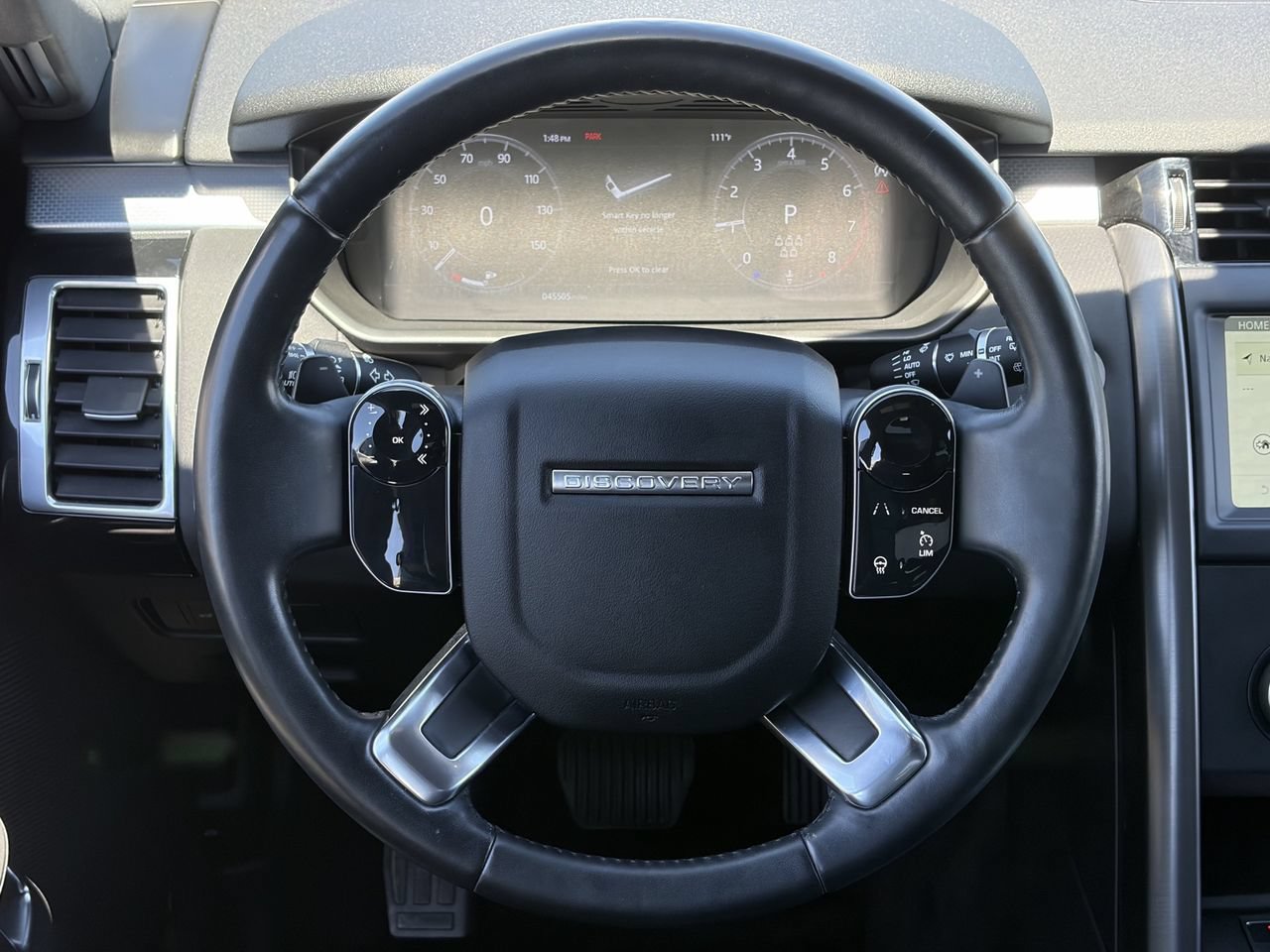 Used 2020 Land Rover Discovery Landmark AWD/4WD image 19