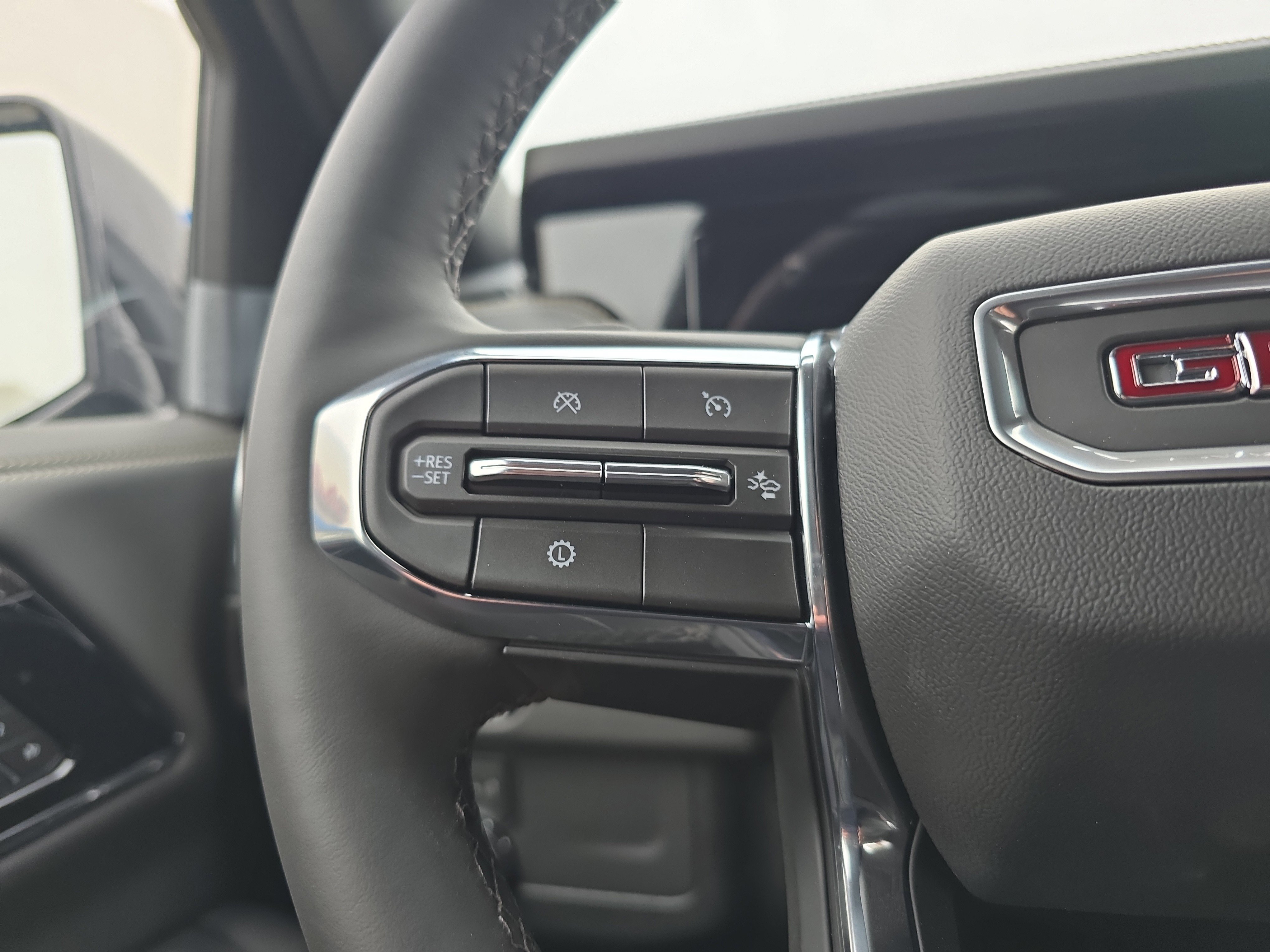 New 2026 GMC Yukon XL Elevation w/ LPO, Floor Liner Package image 23