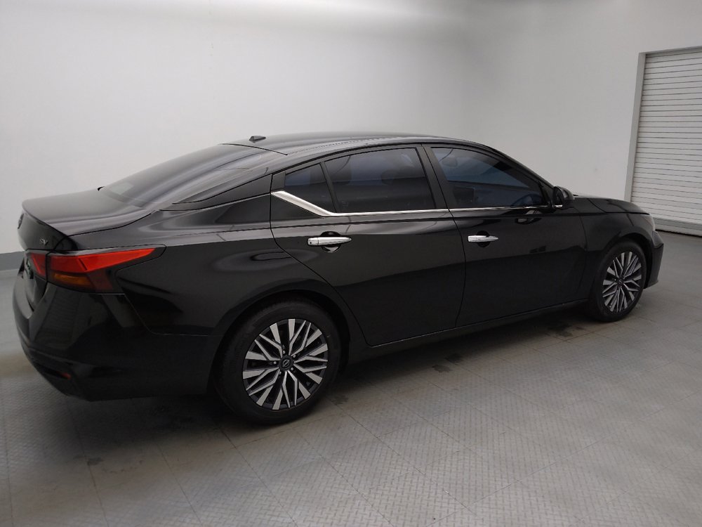 Used 2023 Nissan Altima 2.5 SV image 10