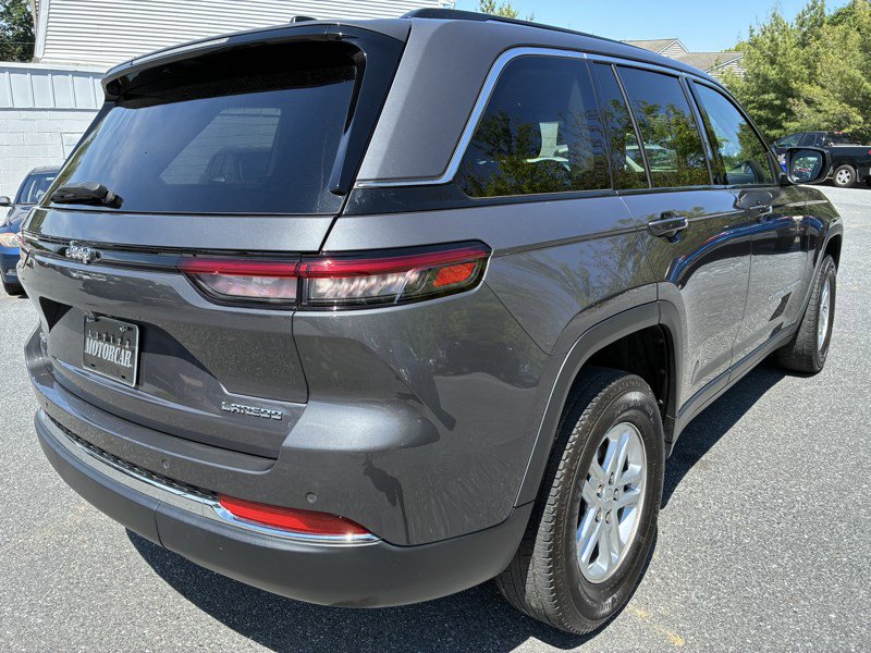 Used 2022 Jeep Grand Cherokee Laredo w/ Luxury Tech Group I AWD/4WD image 6