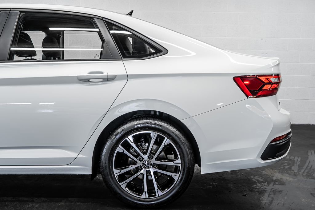 Used 2024 Volkswagen Jetta Sport FWD image 13