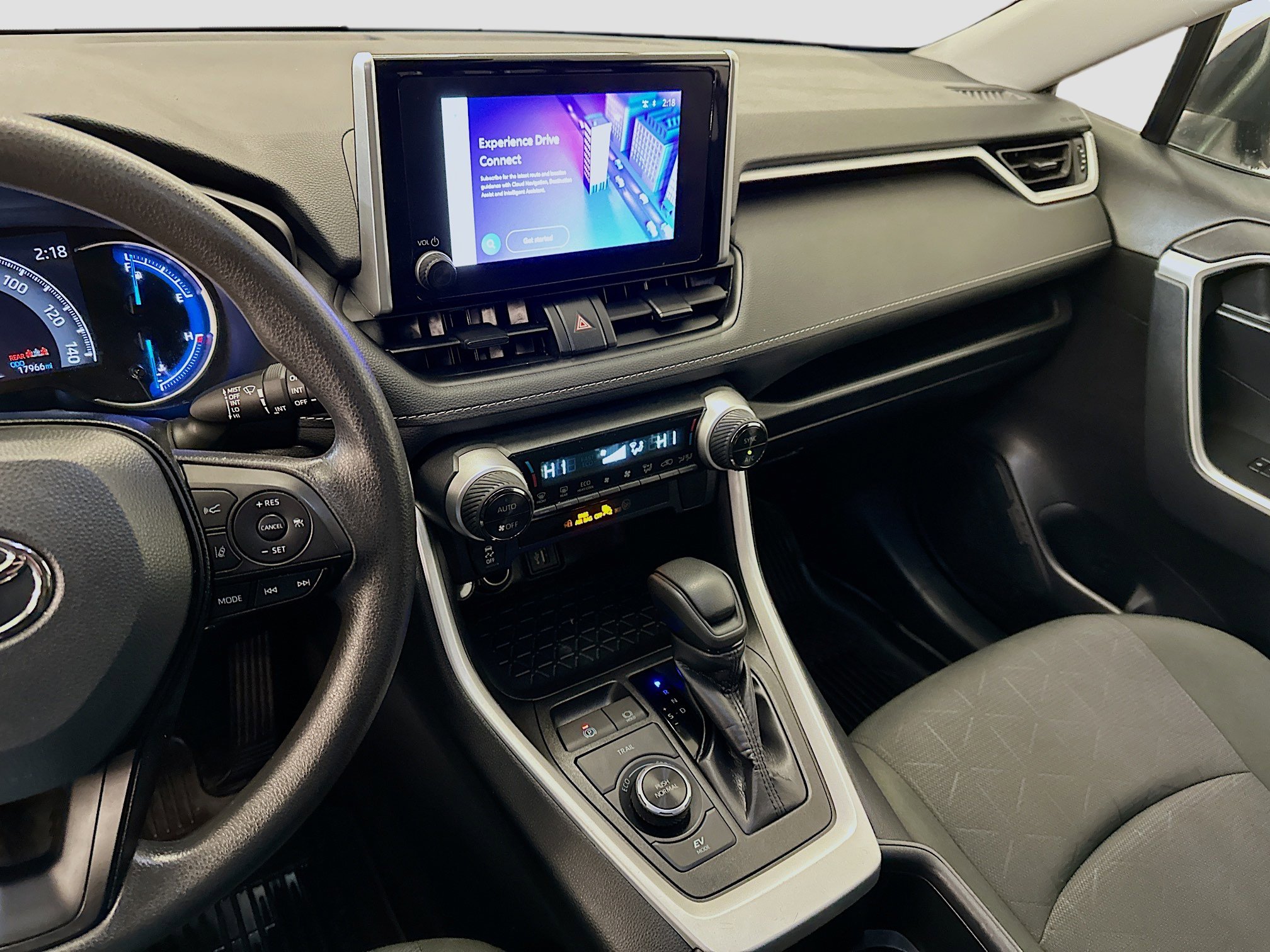 Used 2025 Toyota RAV4 XLE image 26