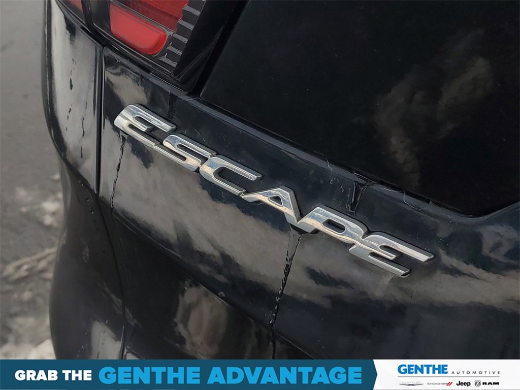 Used 2017 Ford Escape SE w/ Equipment Group 201A image 7