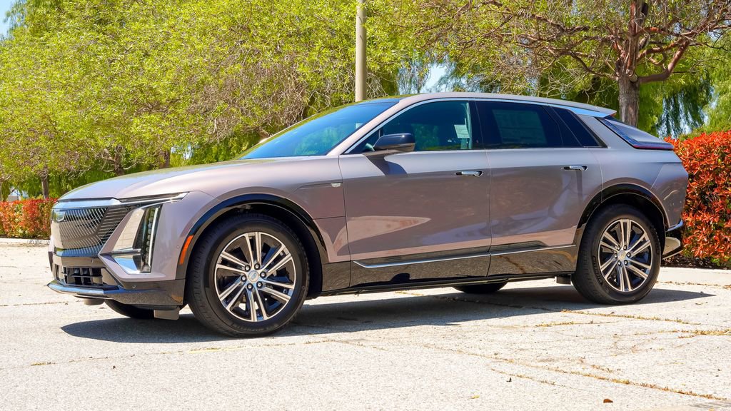 Used 2025 Cadillac Lyriq Luxury image 8