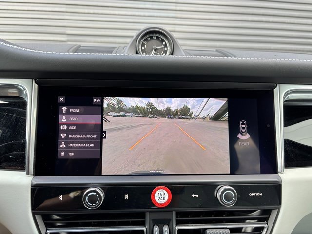 Certified 2025 Porsche Macan image 20