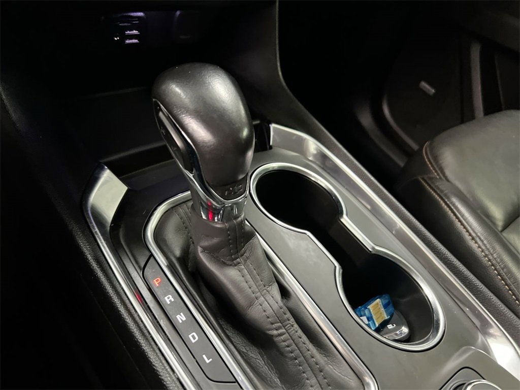 Used 2021 Chevrolet Traverse LT w/ LT Premium Package image 16