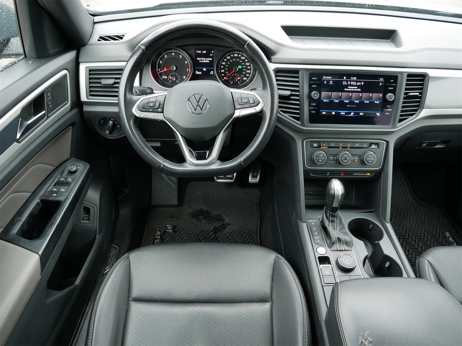 Used 2021 Volkswagen Atlas Cross Sport SE w/ Panoramic Sunroof Package image 18