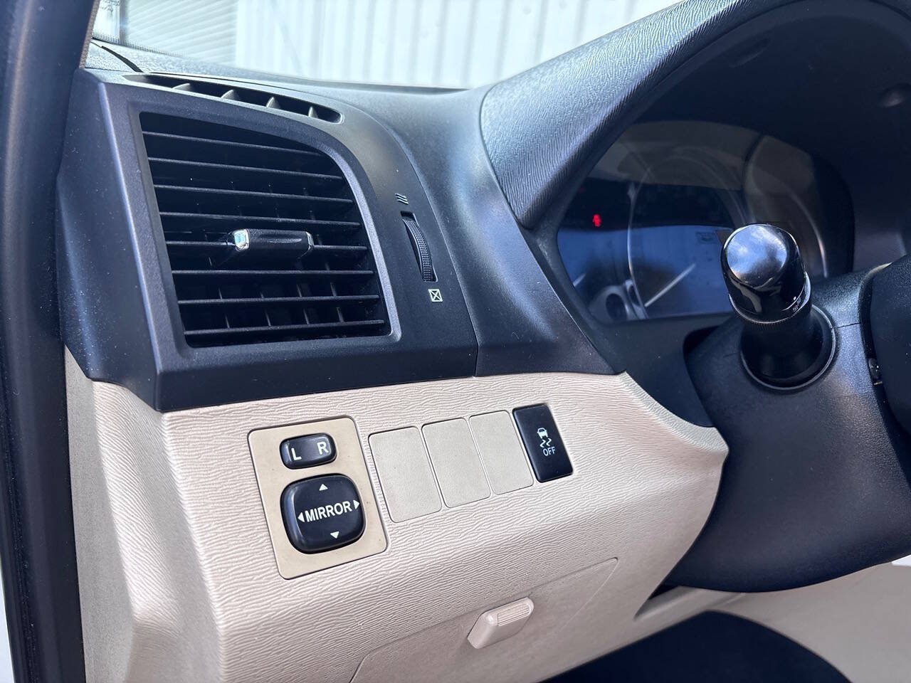 Used 2009 Toyota Venza w/ Security Pkg FWD image 10