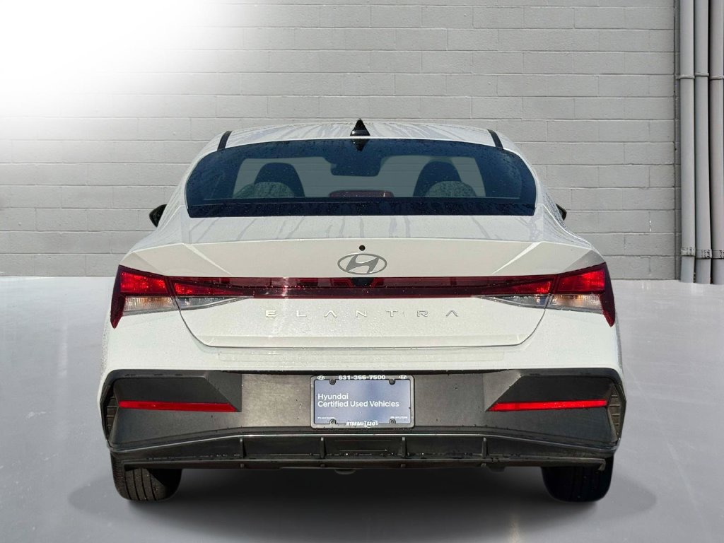 Used 2024 Hyundai Elantra SEL FWD image 7