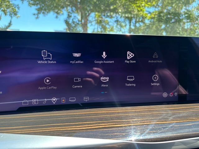 Used 2025 Cadillac Escalade Premium Luxury AWD/4WD image 23
