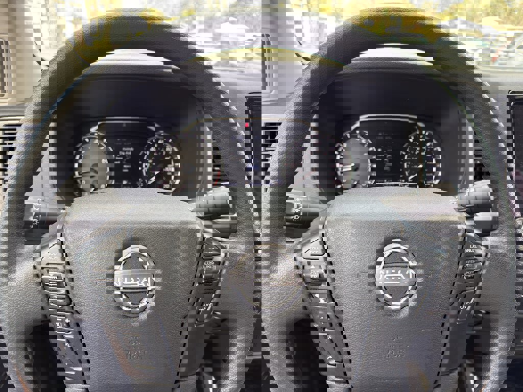 Used 2024 Nissan Frontier SV image 20