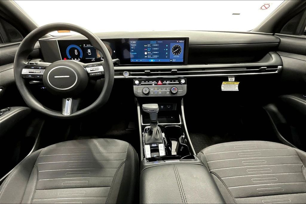 Used 2025 Hyundai Santa Cruz SE image 18