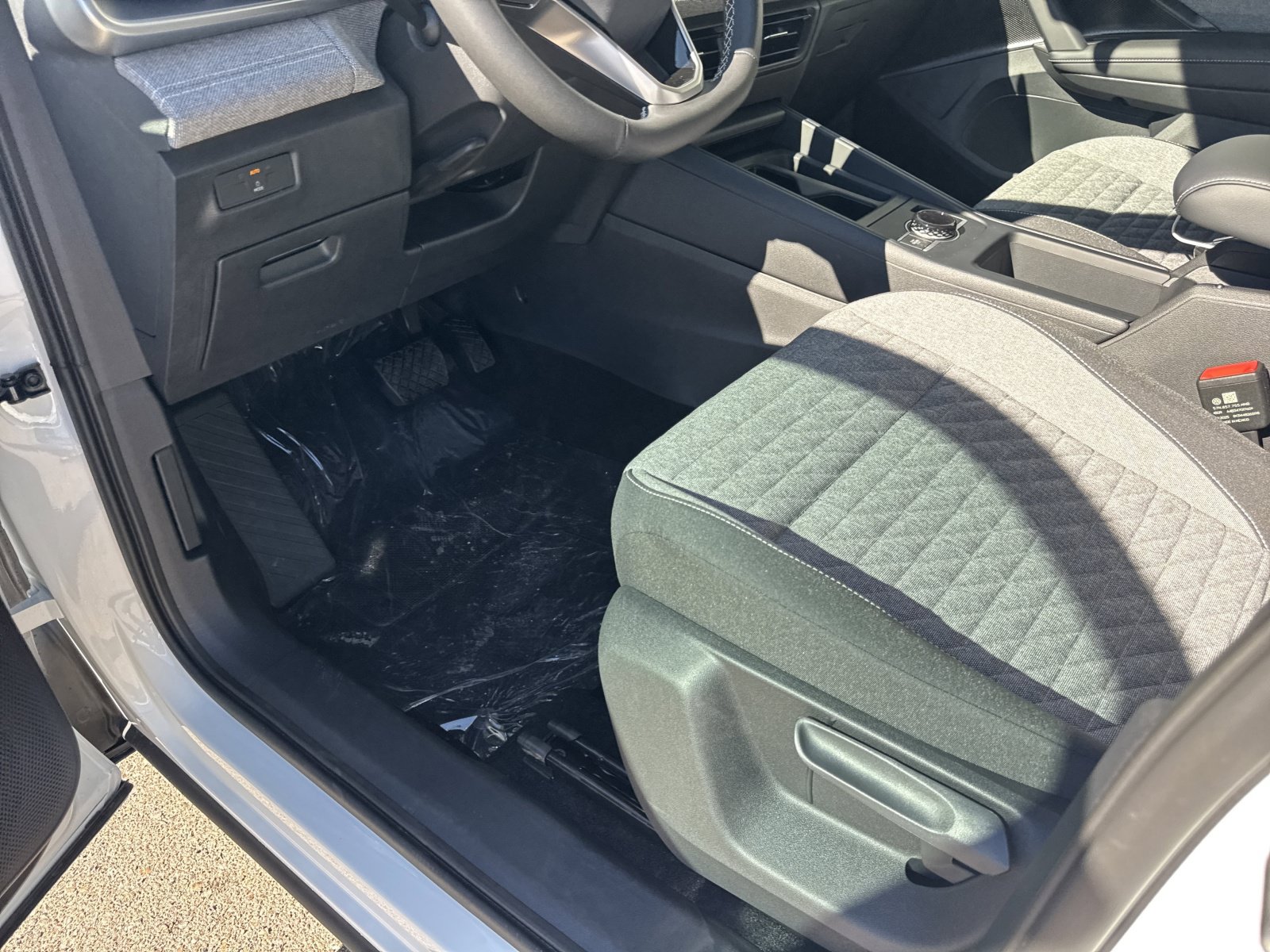 New 2026 Volkswagen Tiguan S FWD image 12