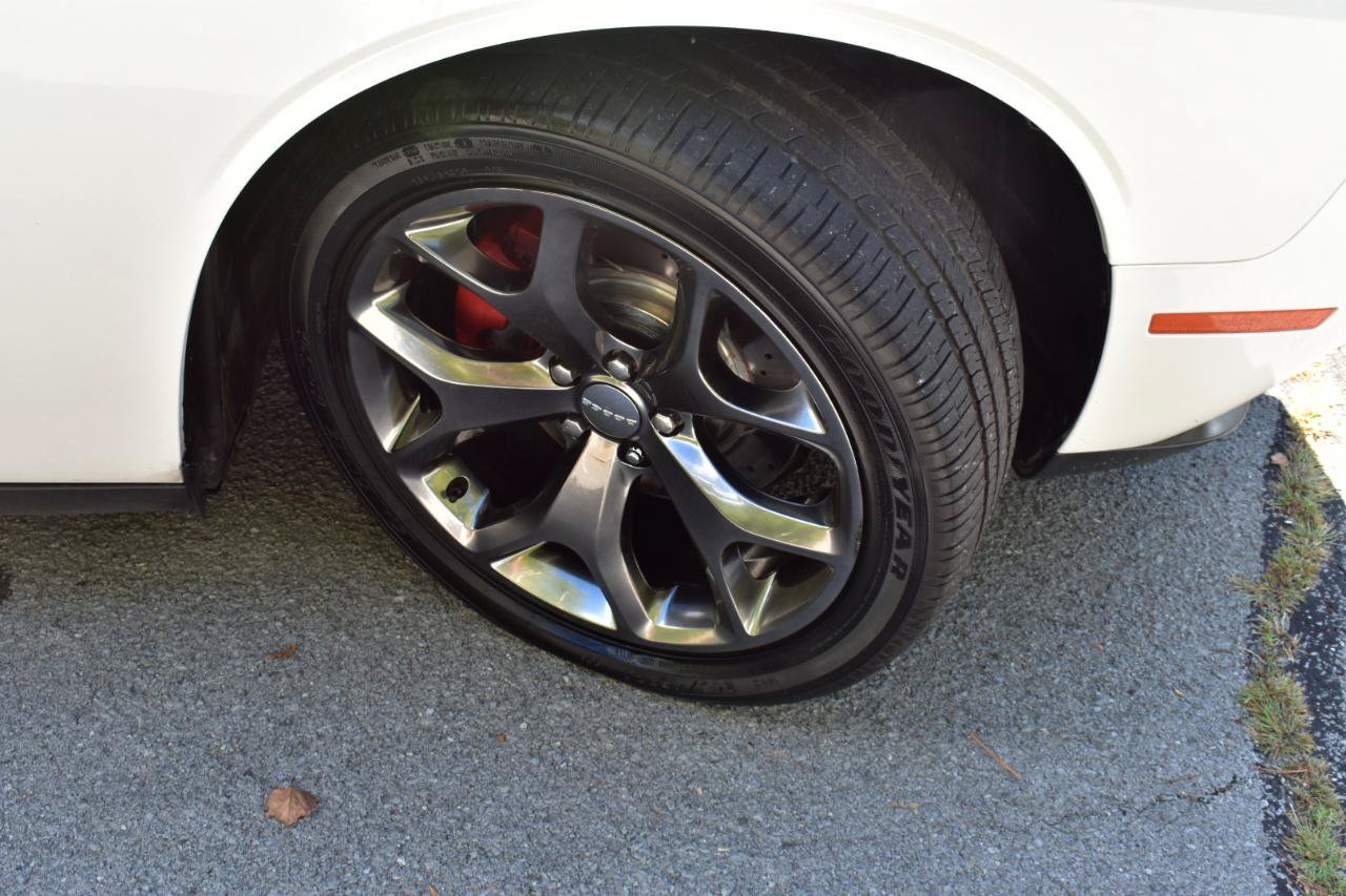 Used 2015 Dodge Challenger R/T w/ Quick Order Package 28B R/T RWD image 33