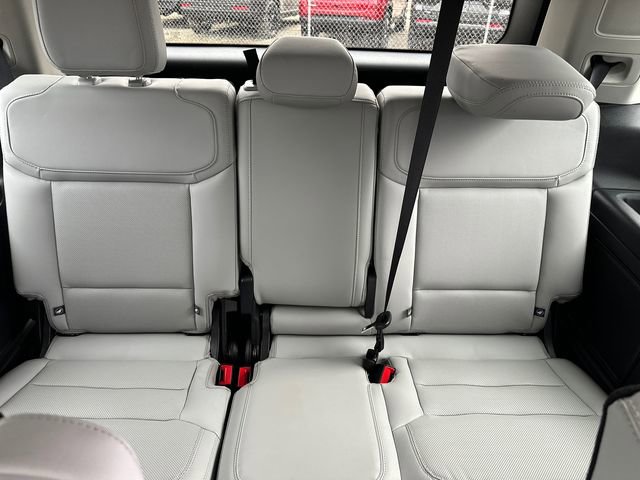 Certified 2025 Ford Expedition Platinum image 21